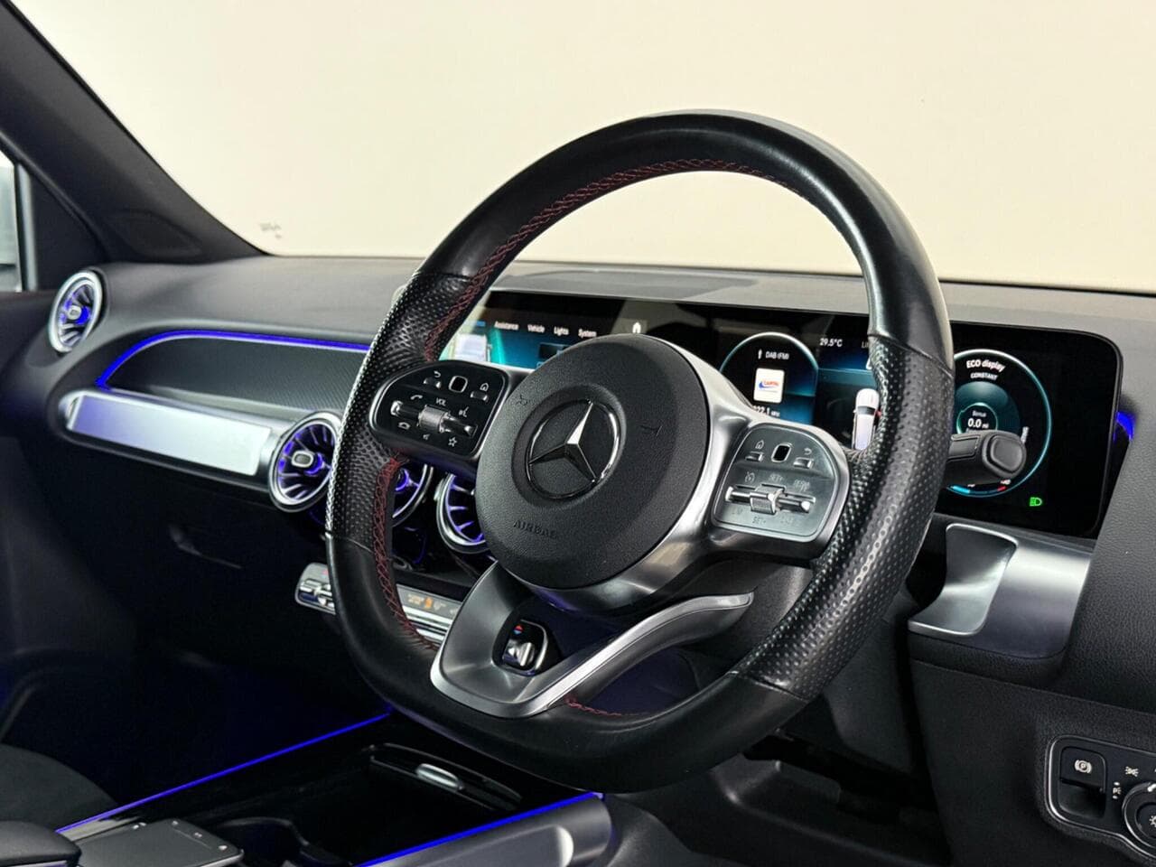 Mercedes-Benz GLB thumbnail Interior Front
