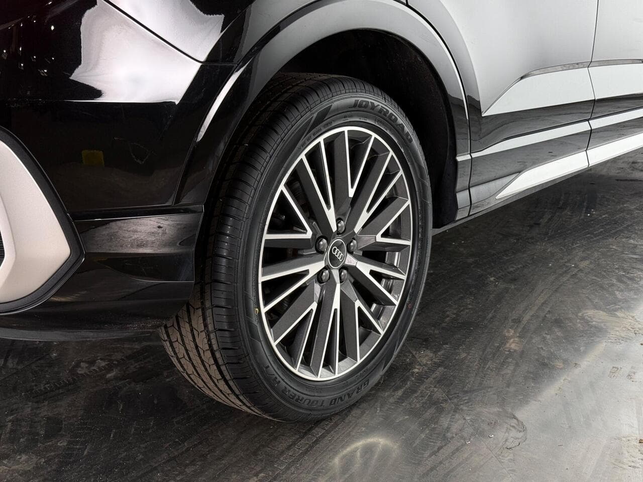 Audi Q3 thumbnail Wheel