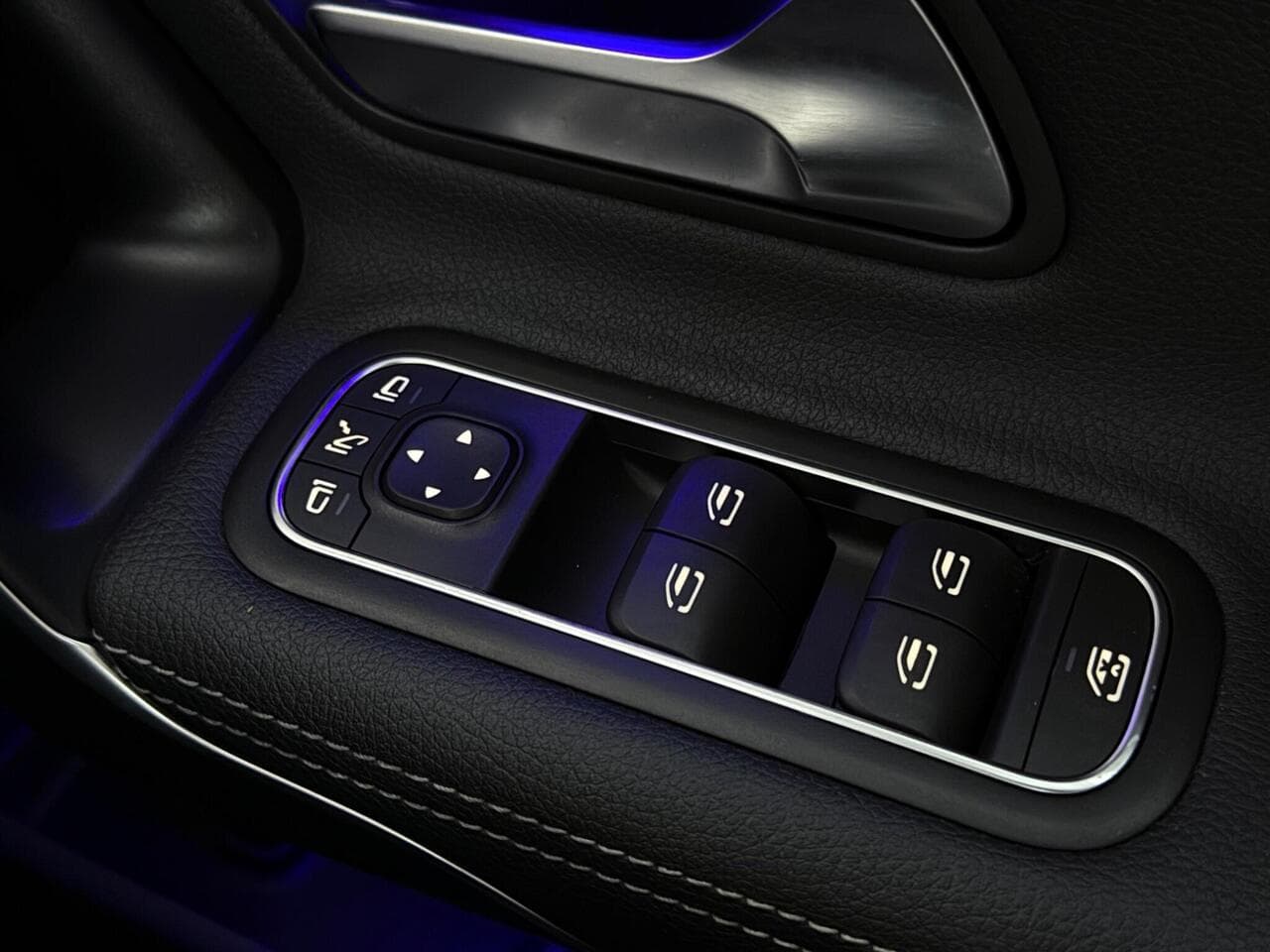 Mercedes-Benz CLA thumbnail Misc Controls