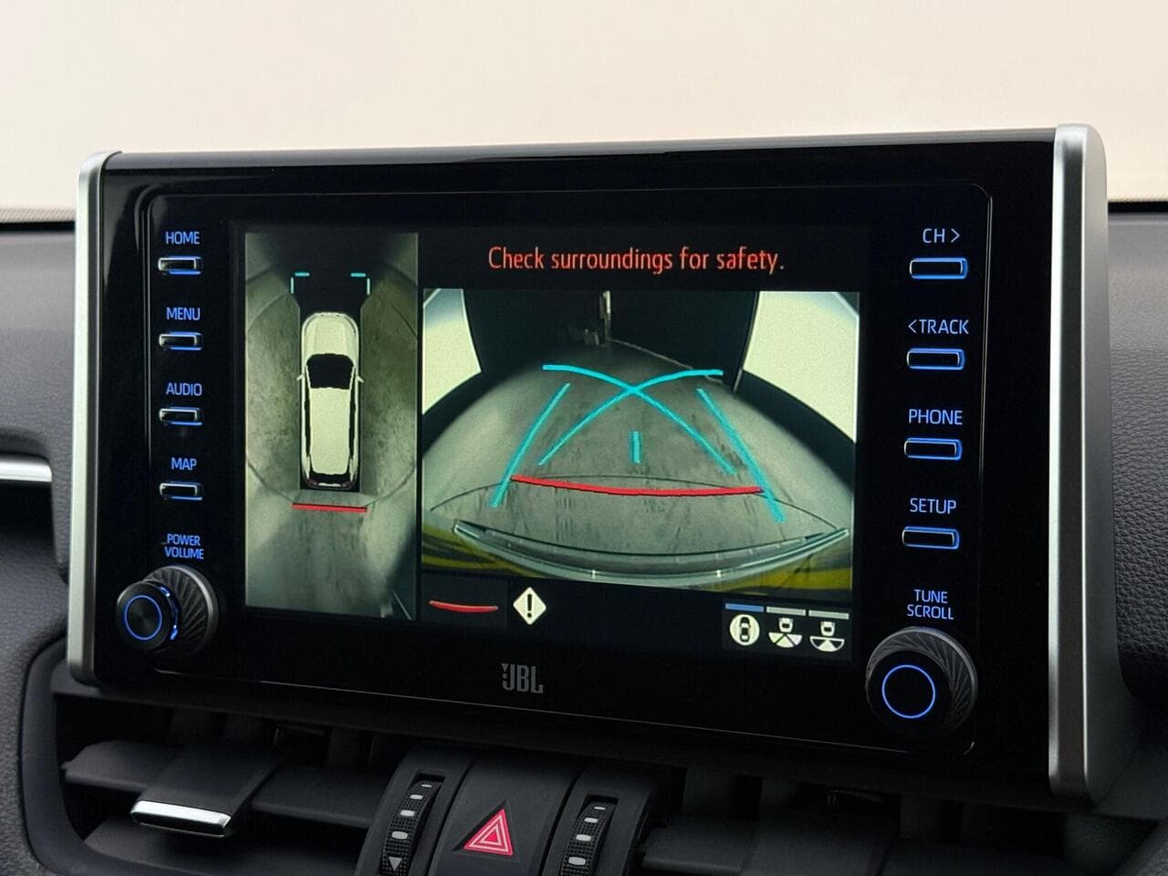 Toyota RAV4 thumbnail Infotainment System
