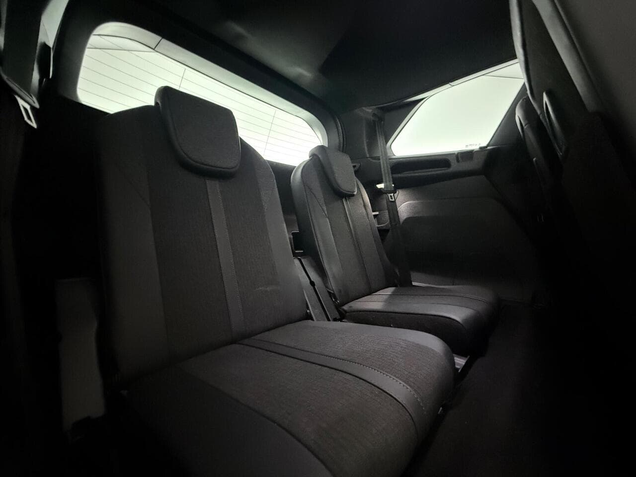 Peugeot 5008 thumbnail Seats Rear