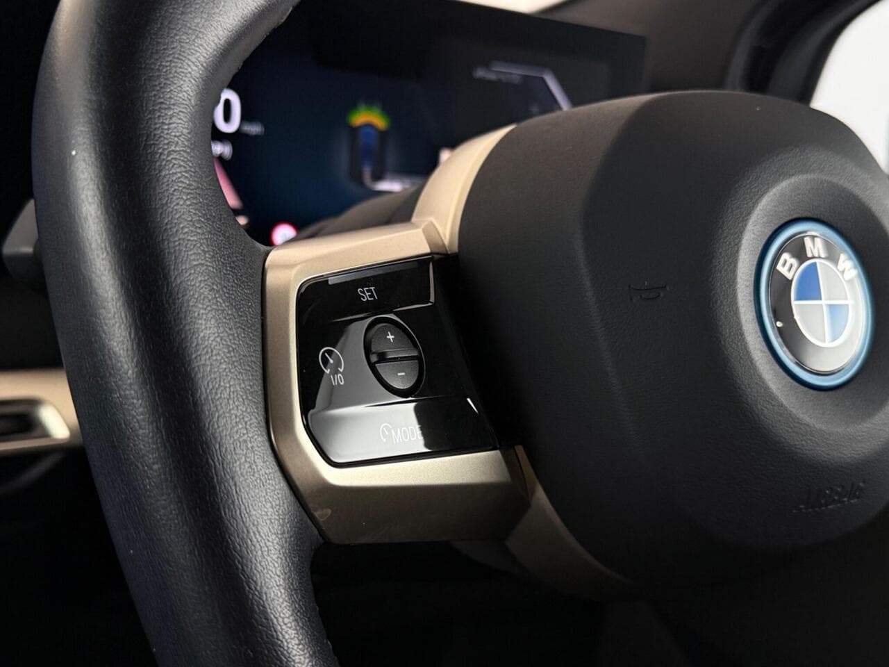 BMW iX thumbnail Misc Controls