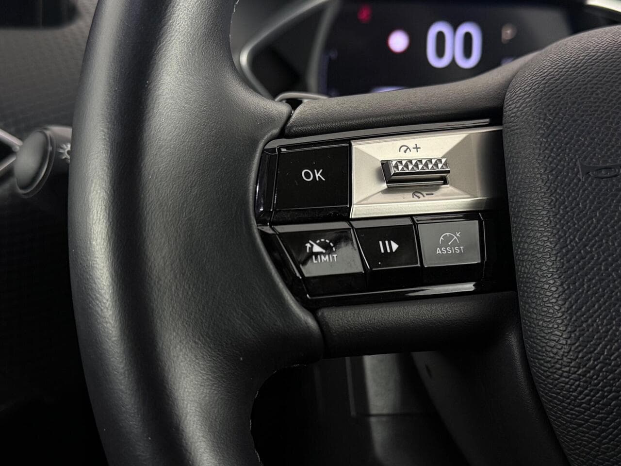 DS AUTOMOBILES DS 3 thumbnail Misc Controls