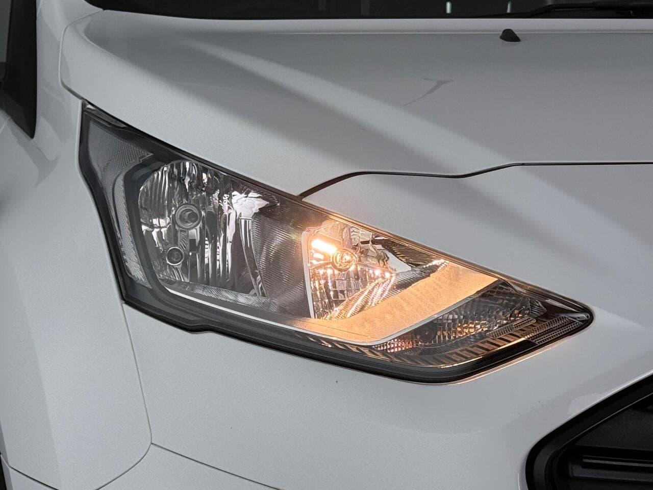 Ford Transit Connect thumbnail Lights Front