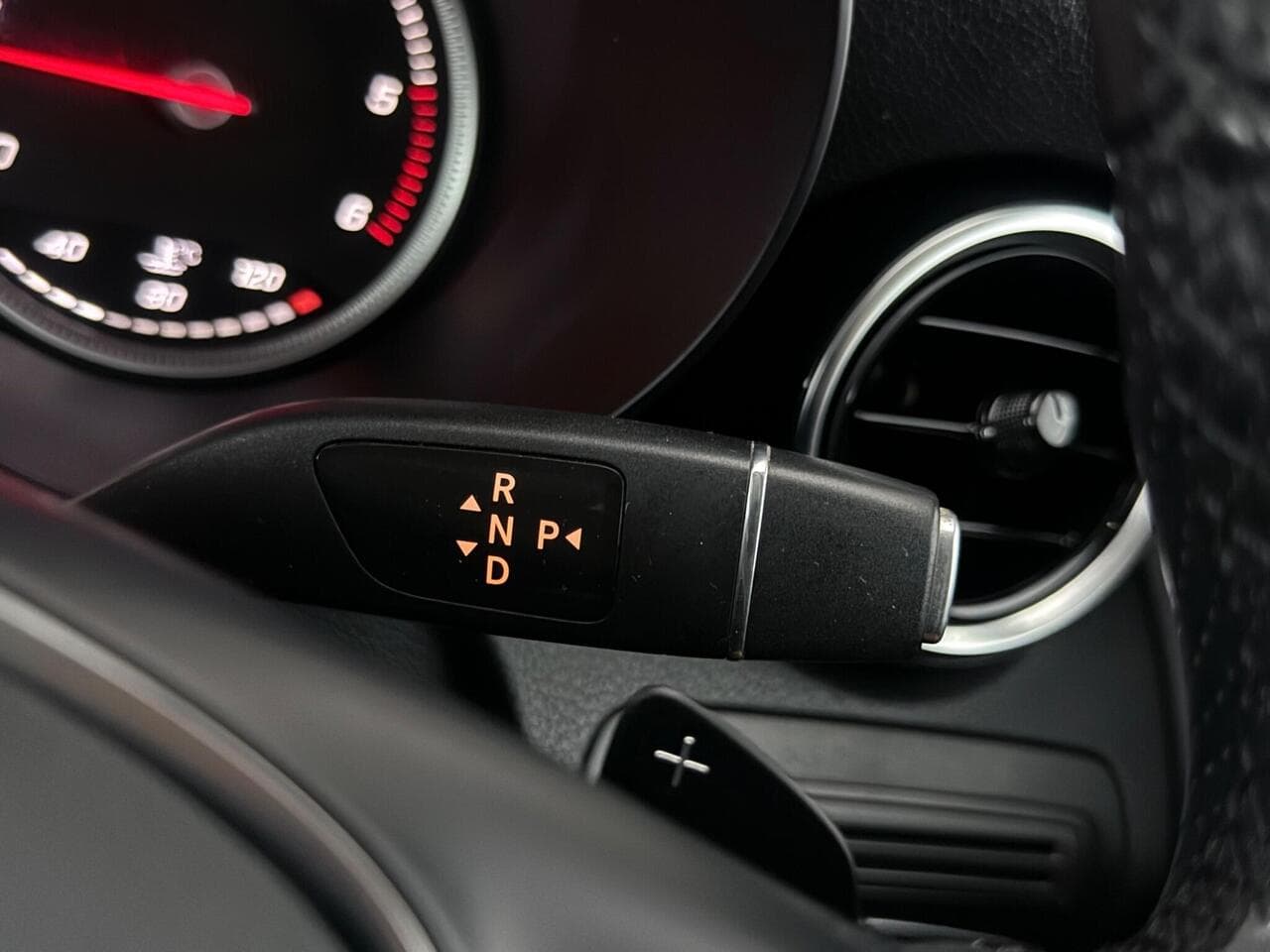 Mercedes-Benz GLC thumbnail Misc Controls