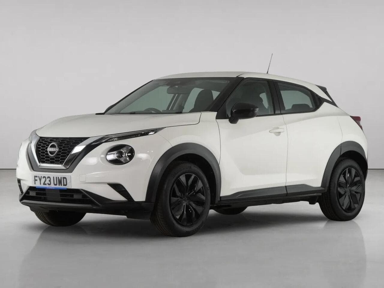 Nissan Juke thumbnail Front Left