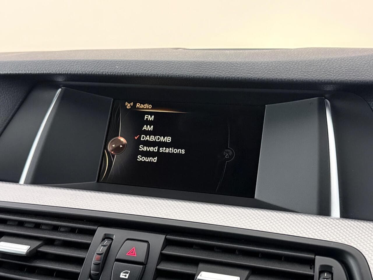 BMW 5 Series thumbnail Infotainment System