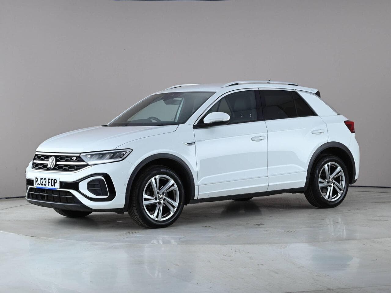 Volkswagen T-Roc thumbnail Front Left
