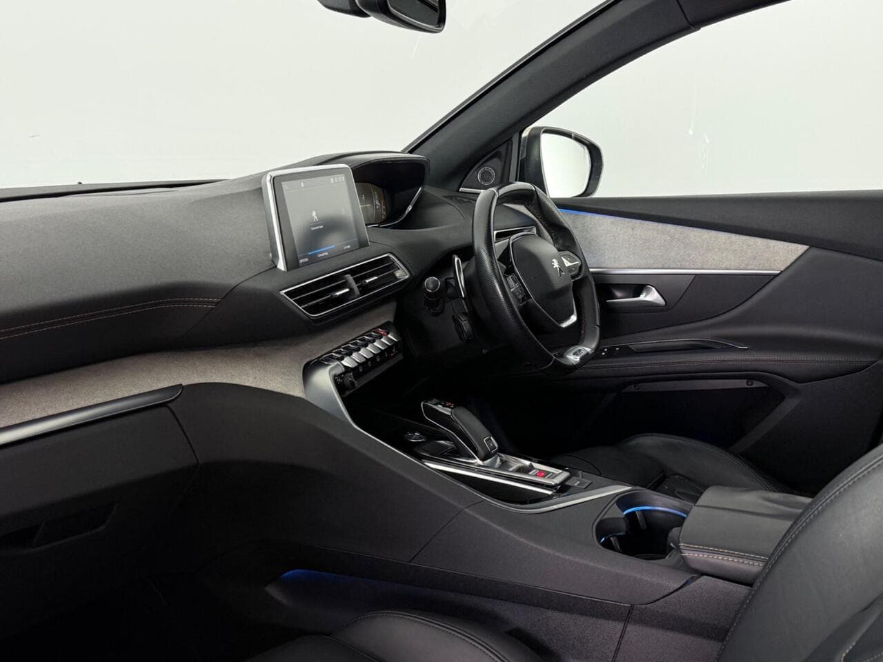 Peugeot 3008 thumbnail Interior Front