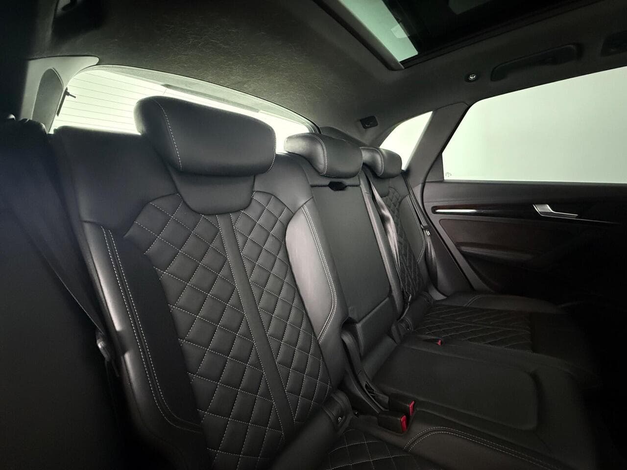 Audi Q5 thumbnail Seats Rear