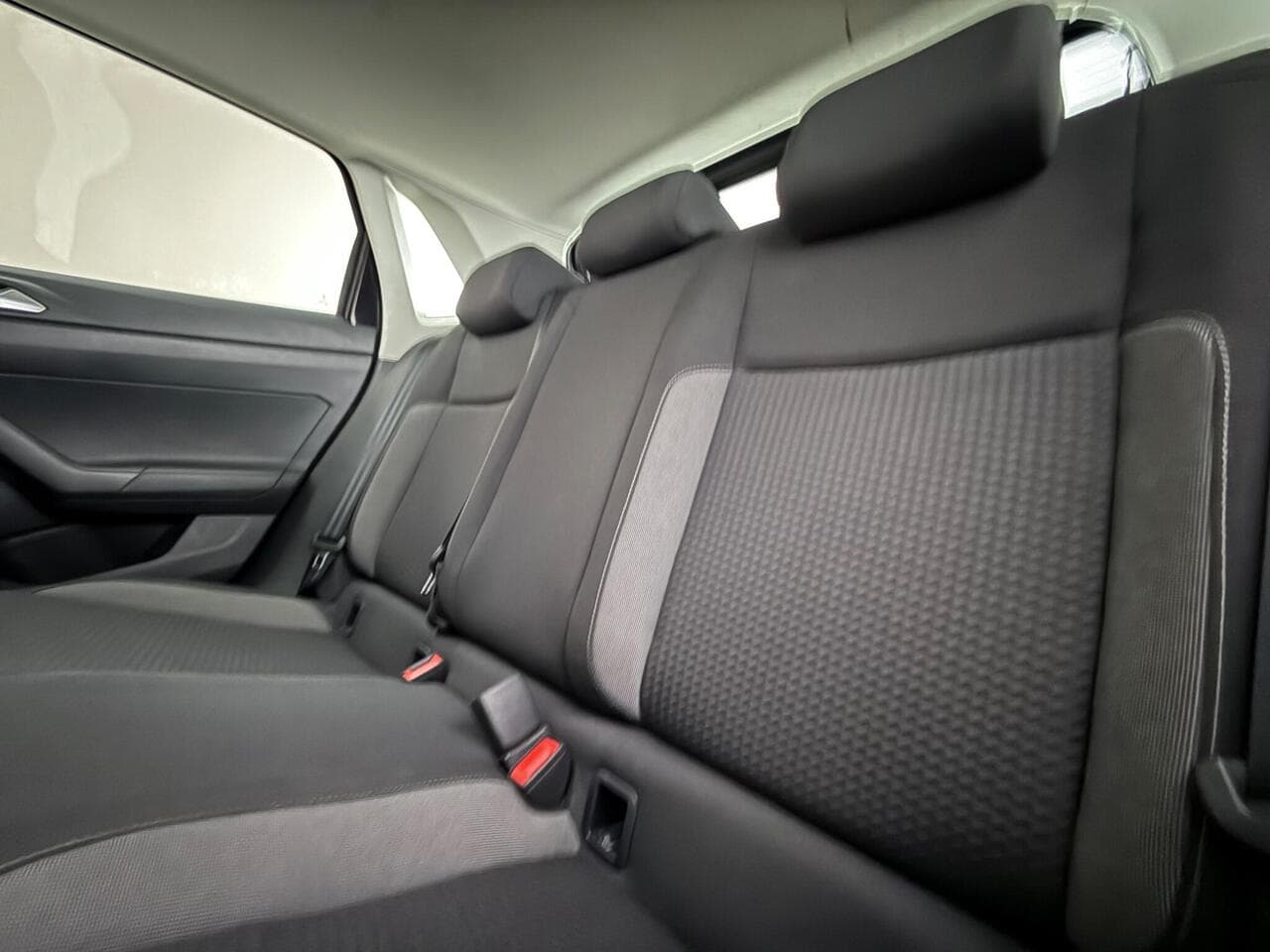 Volkswagen Polo thumbnail Seats Rear