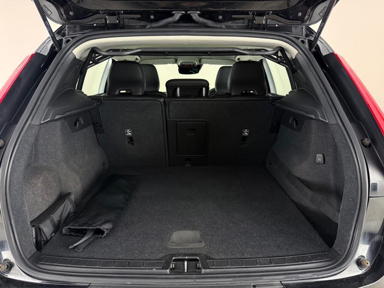 Volvo XC40 thumbnail Boot