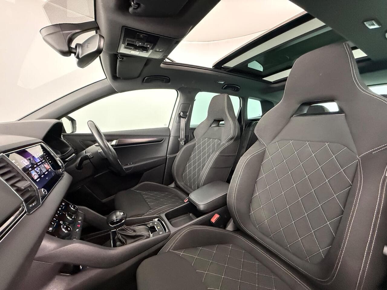 Skoda Karoq thumbnail Seat Front Passenger
