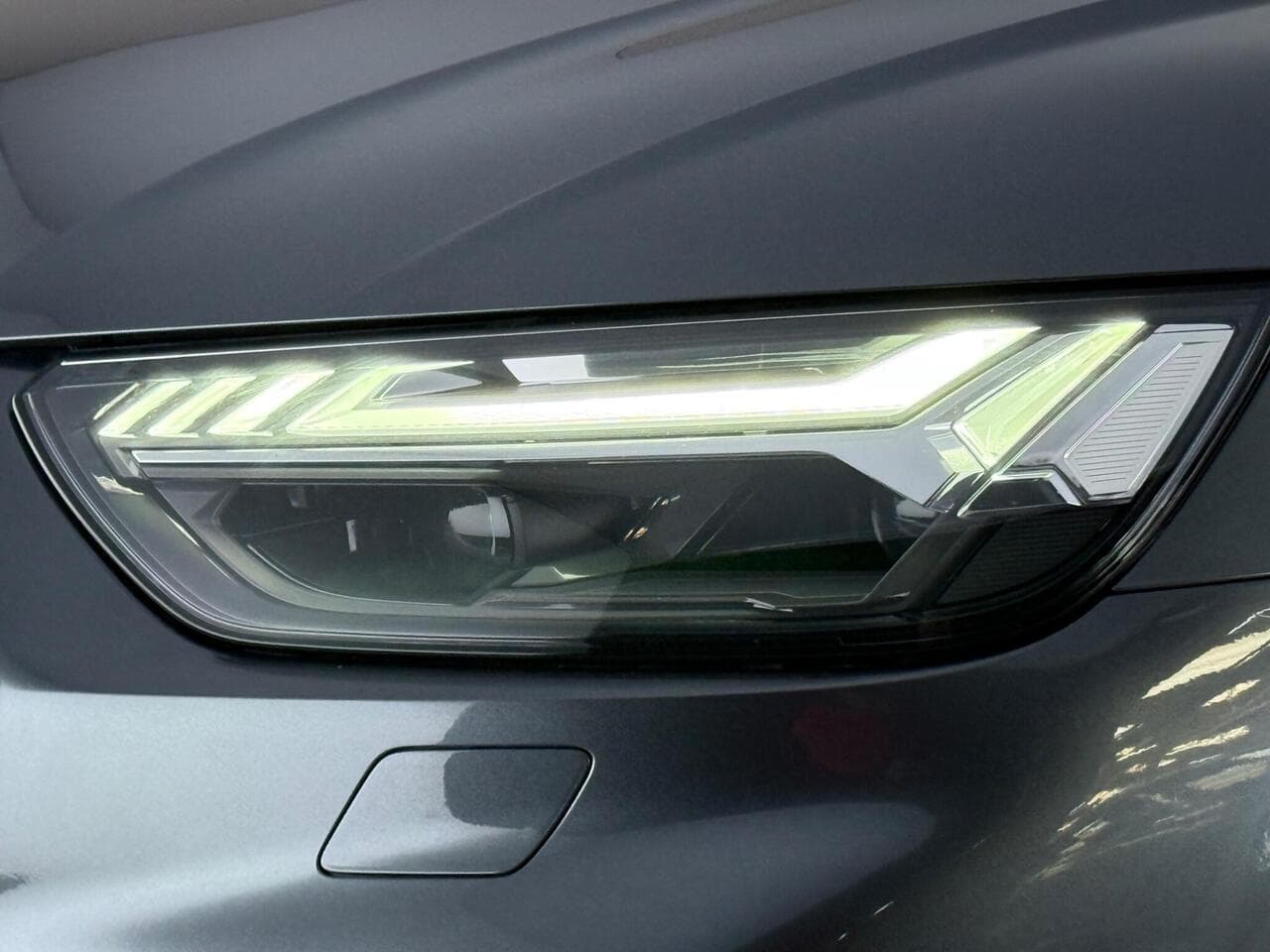Audi Q5 thumbnail Lights Front