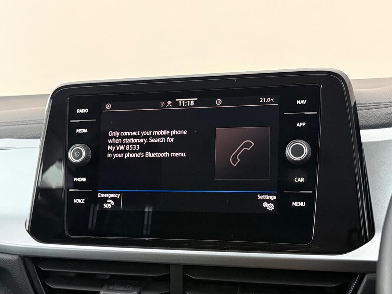 Volkswagen T-Roc thumbnail Infotainment System