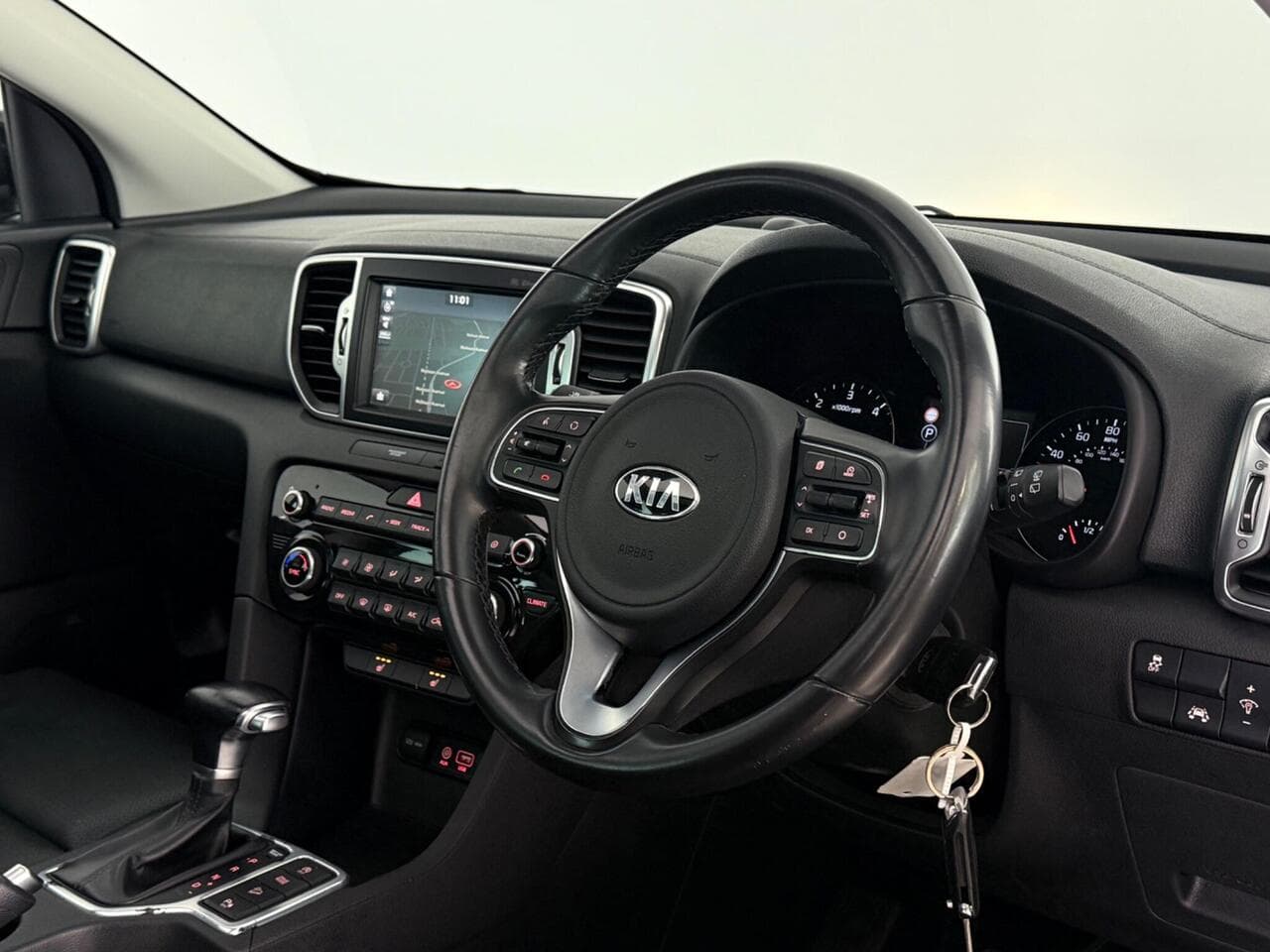 Kia Sportage thumbnail Interior Front