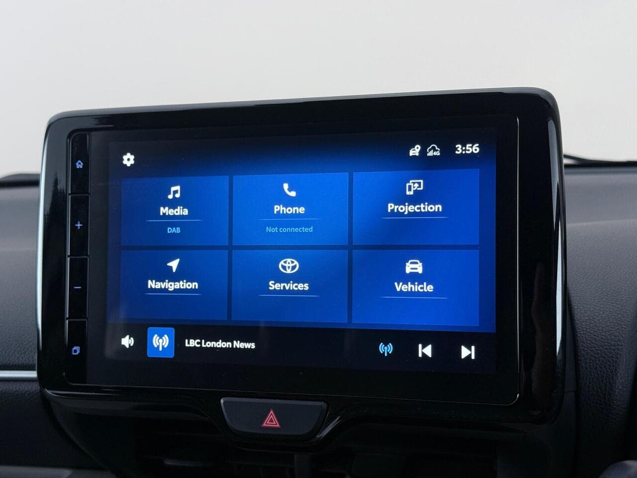 Toyota Yaris thumbnail Infotainment System