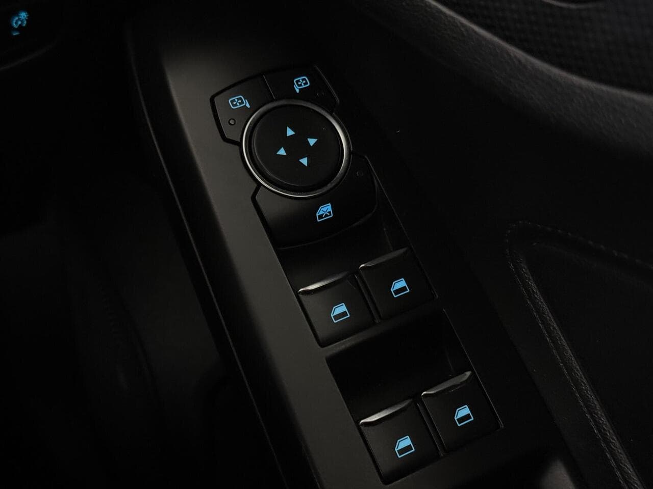 Ford Focus thumbnail Misc Controls