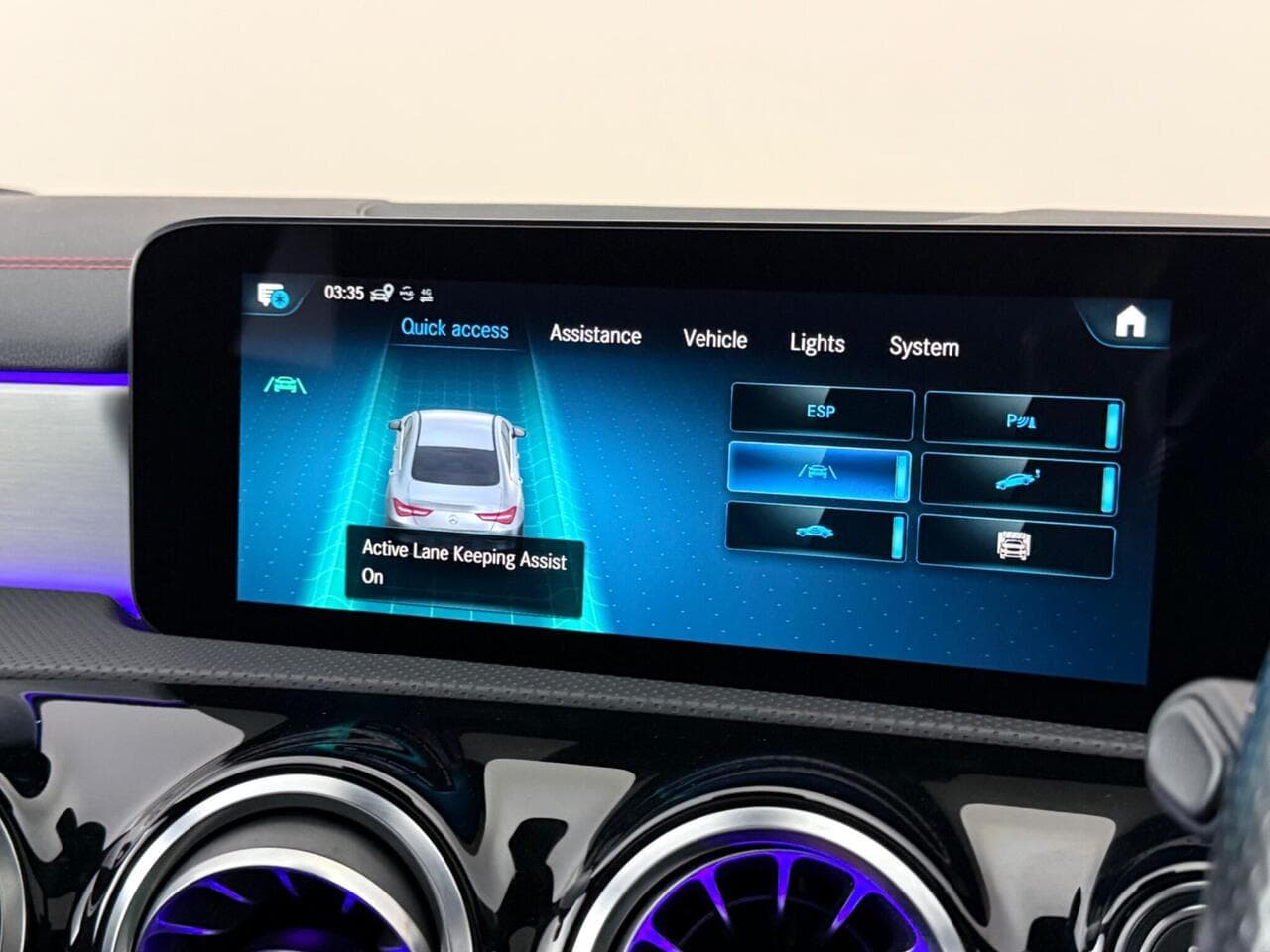 Mercedes-Benz CLA thumbnail Infotainment System