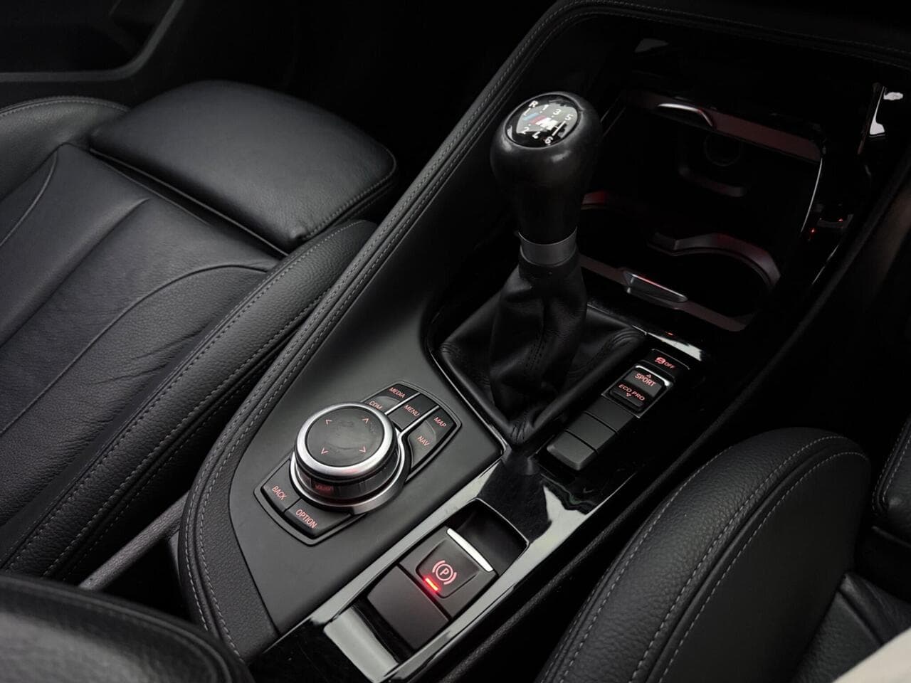 BMW X2 thumbnail Interior Front