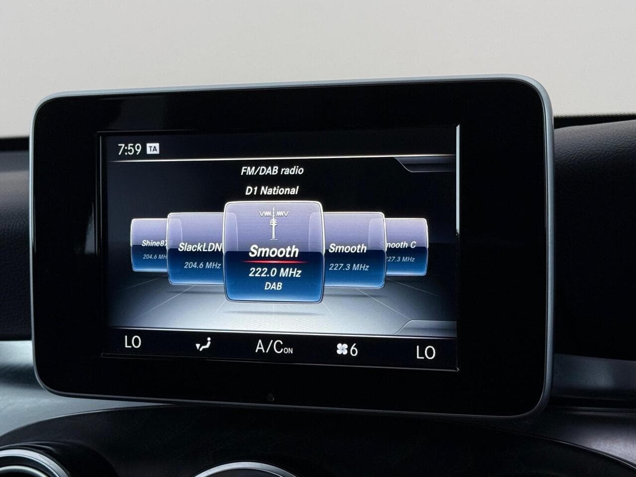 Mercedes-Benz GLC thumbnail Infotainment System