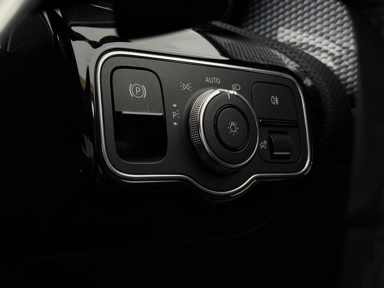 Mercedes-Benz A Class thumbnail Misc Controls