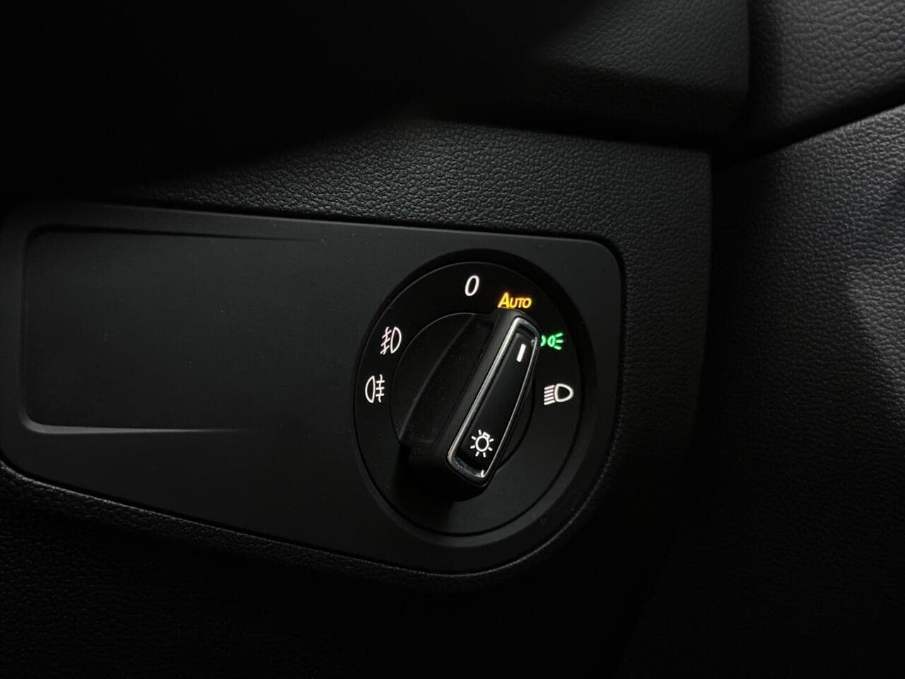 Volkswagen Tiguan Allspace thumbnail Misc Controls
