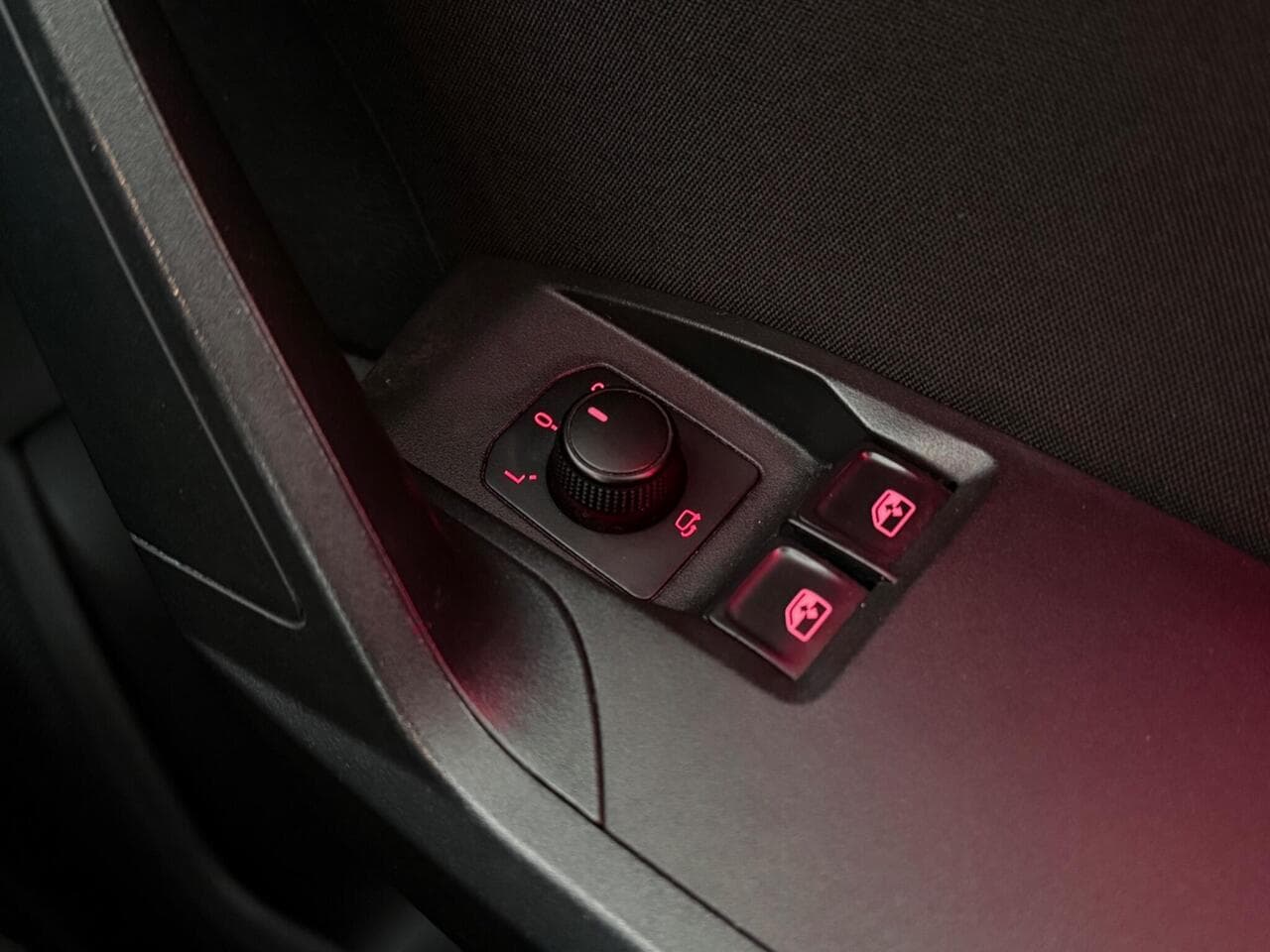 SEAT Ibiza thumbnail Misc Controls