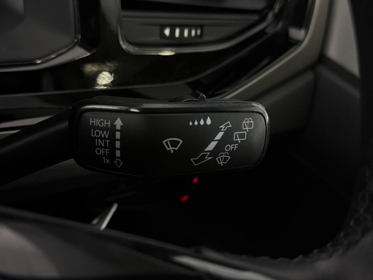 Volkswagen Polo thumbnail Misc Controls
