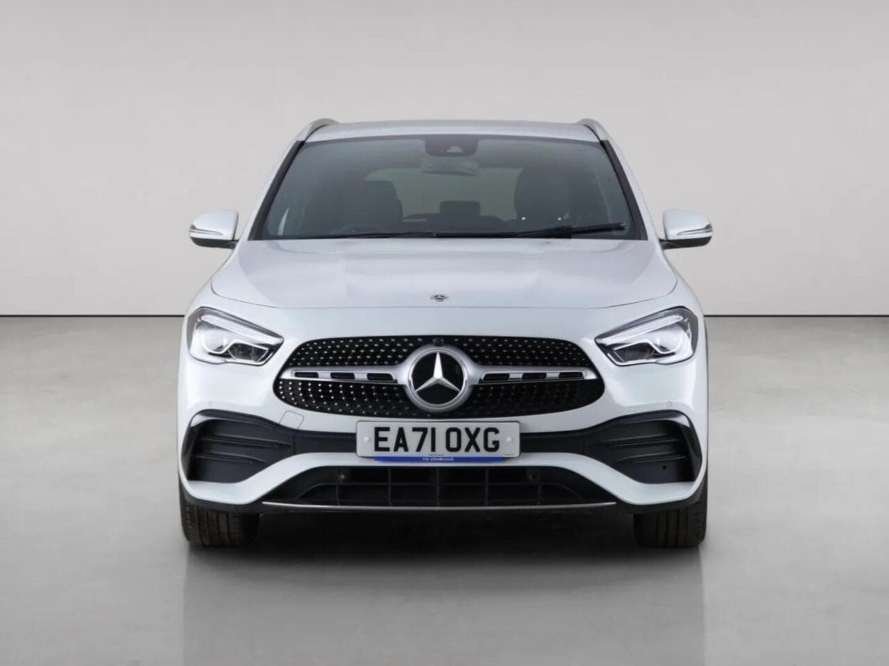 Mercedes-Benz GLA thumbnail Front