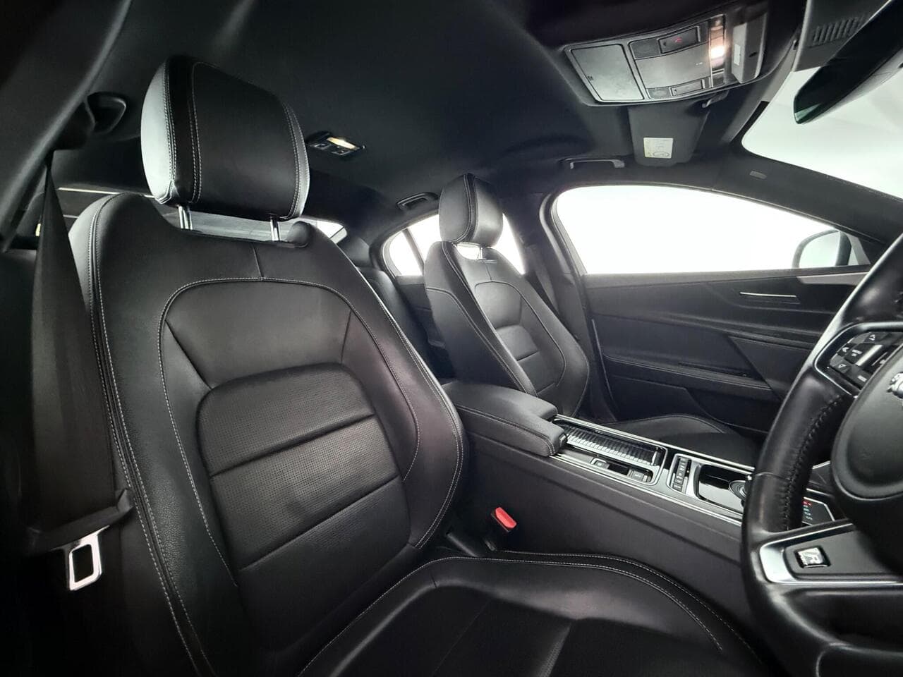 Jaguar XE thumbnail Seat Driver