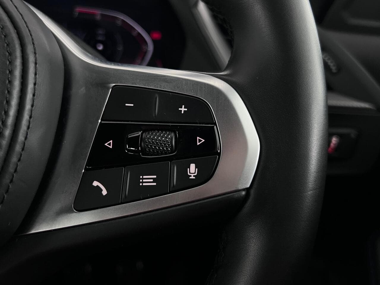 BMW 2 Series Gran Coupe thumbnail Misc Controls