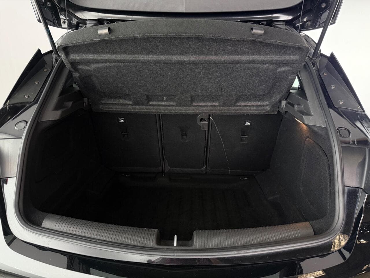 Vauxhall Astra thumbnail Boot