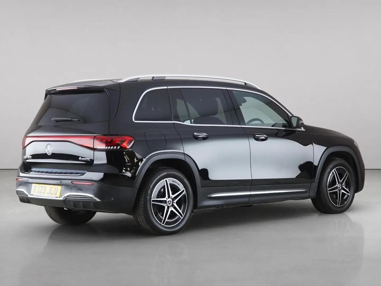 Mercedes-Benz EQB thumbnail Side Right
