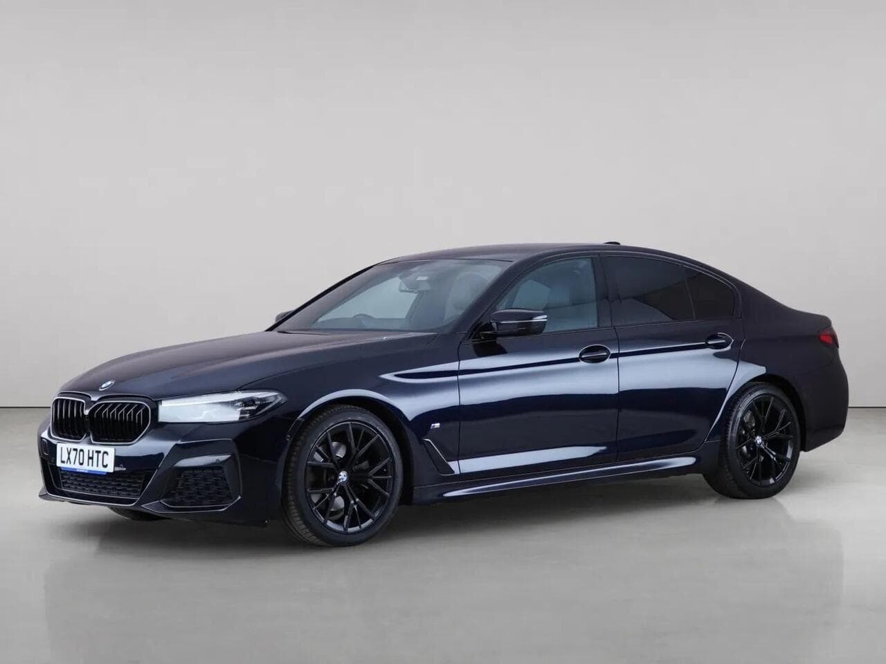 BMW 5 Series thumbnail Front Left