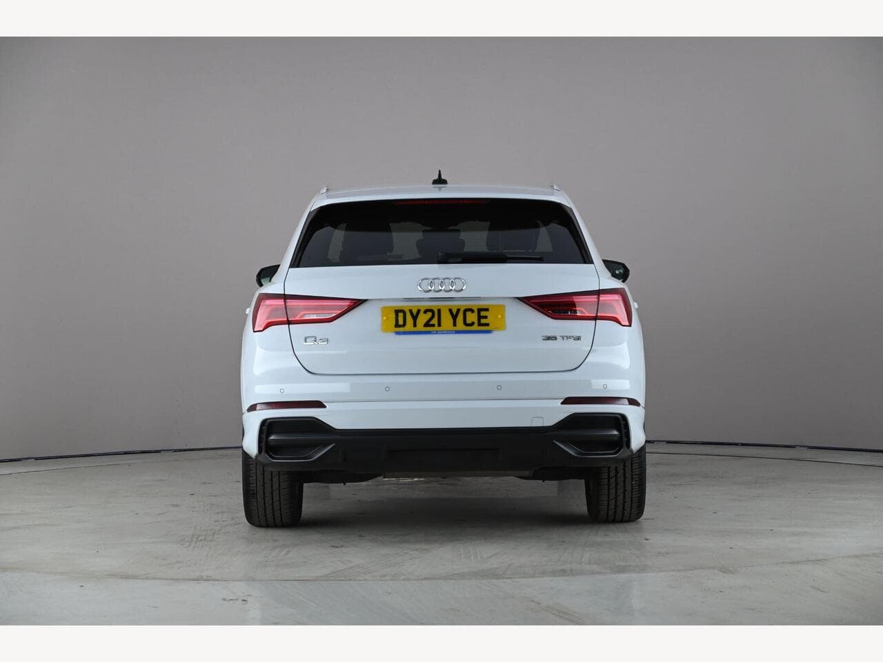 Audi Q3 thumbnail Rear