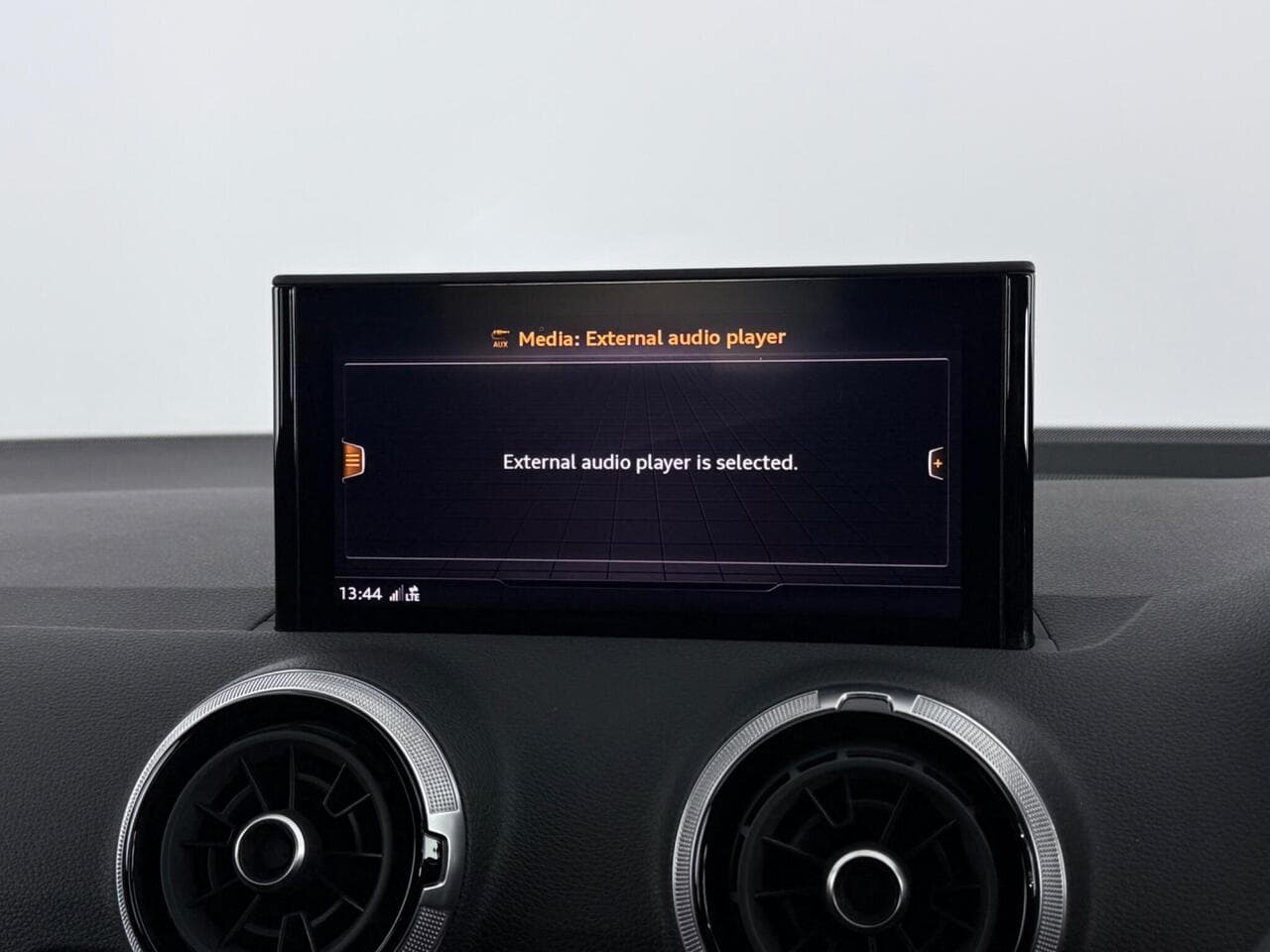 Audi Q2 thumbnail Infotainment System