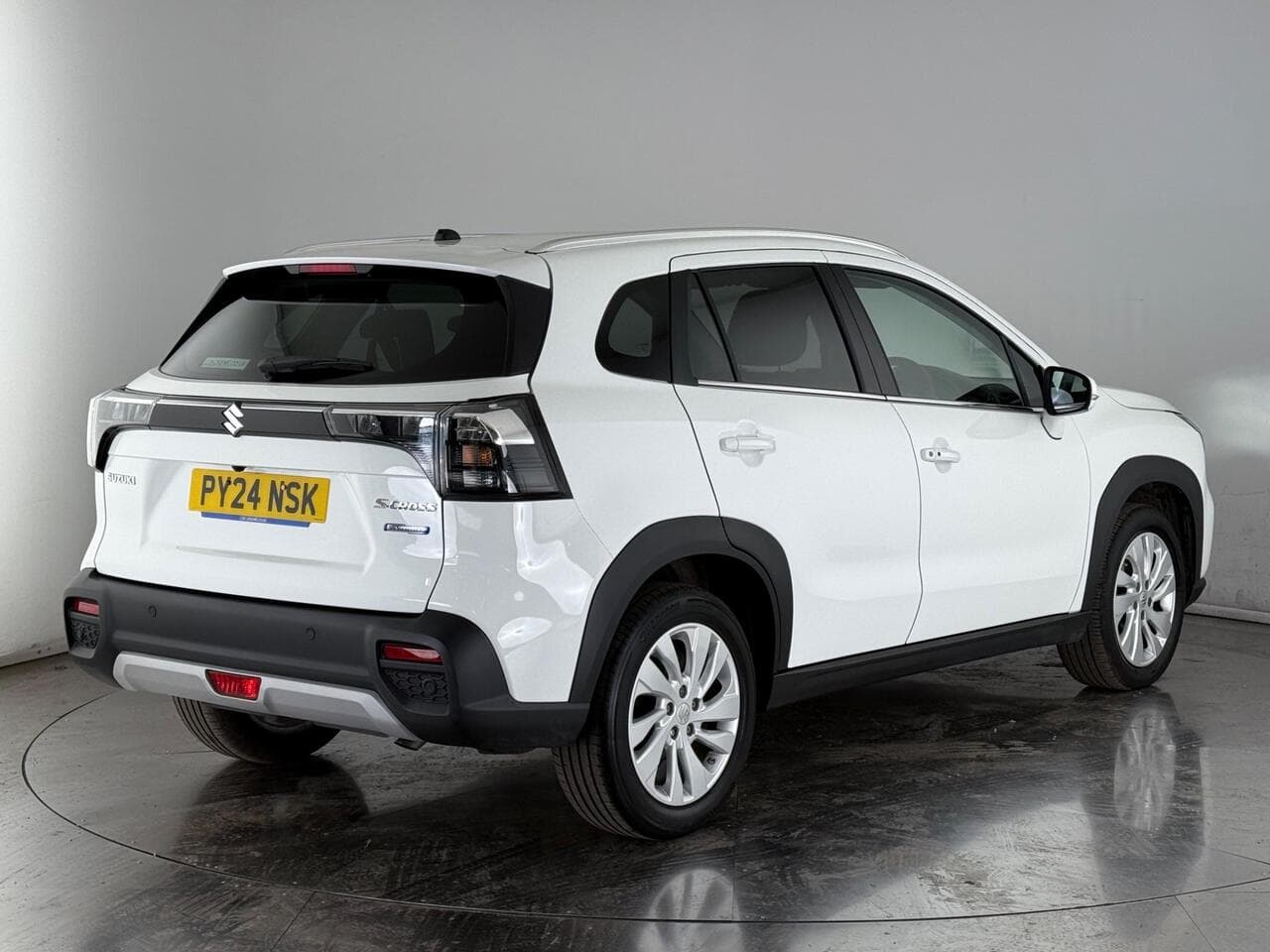 Suzuki S-Cross thumbnail Rear Right