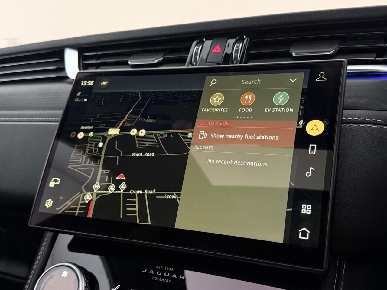 Jaguar F-PACE thumbnail Infotainment System