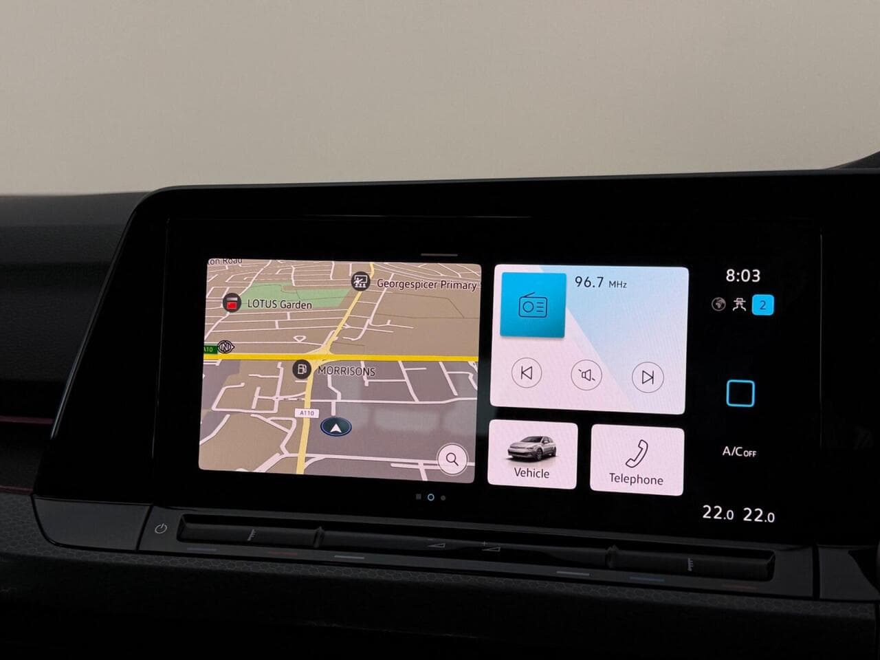 Volkswagen Golf thumbnail Infotainment System