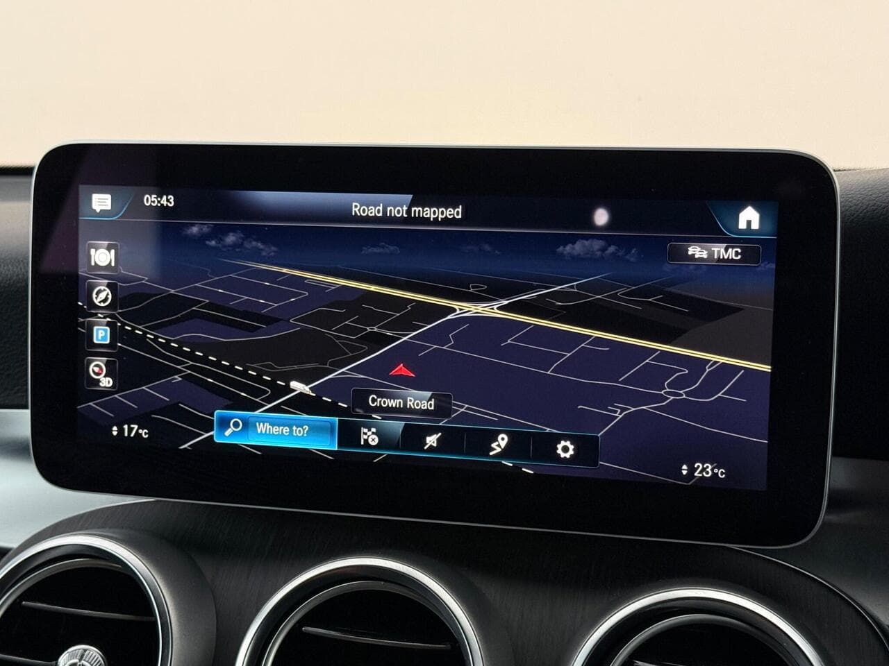 Mercedes-Benz GLC thumbnail Infotainment System