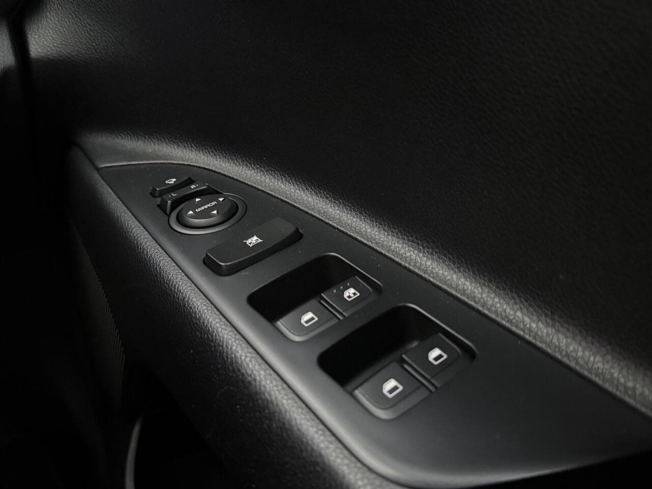 Kia Rio thumbnail Misc Controls