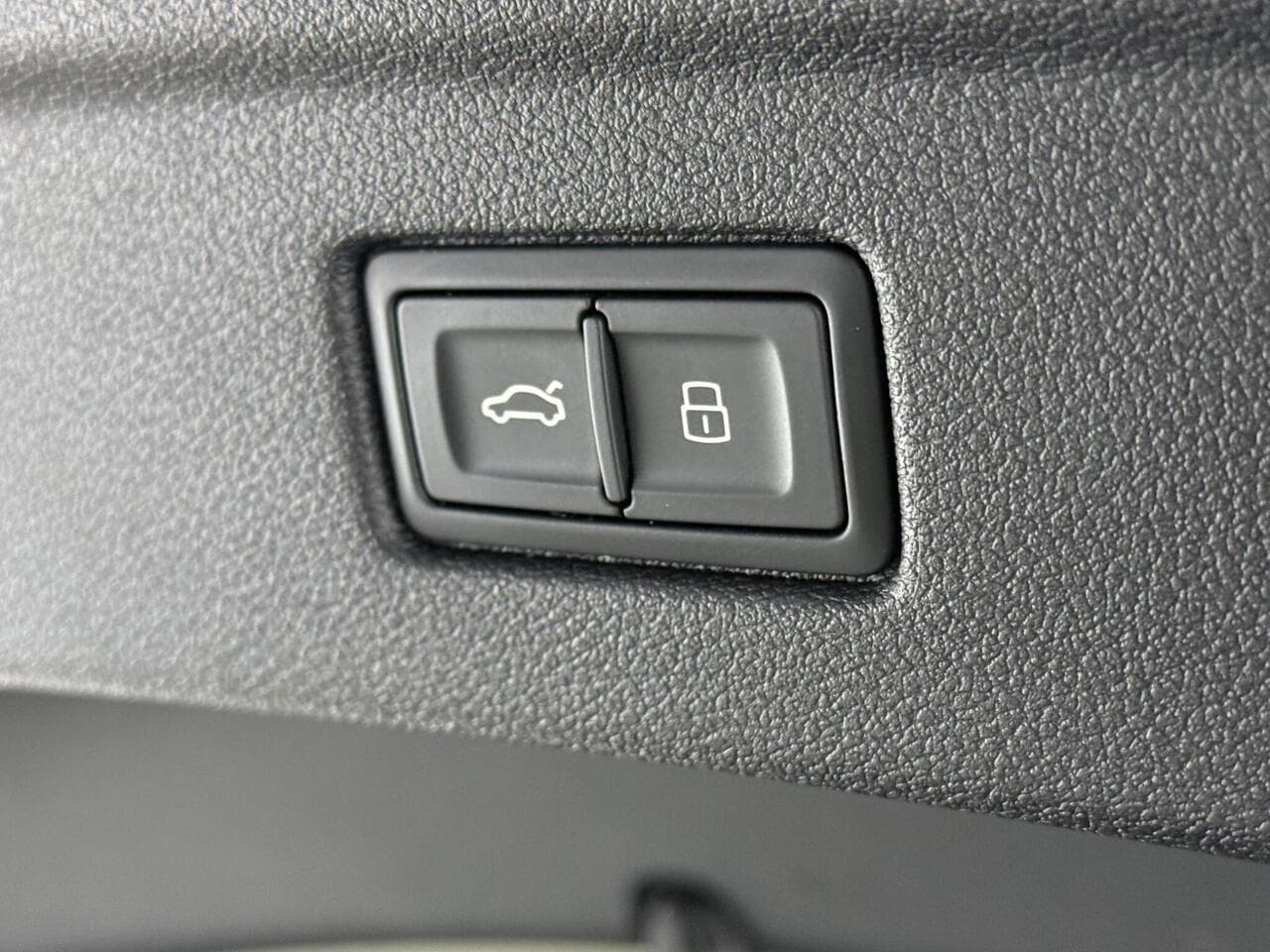 Audi A5 thumbnail Misc Controls