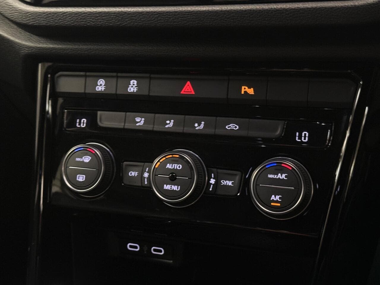 Volkswagen T-Roc thumbnail Misc Controls