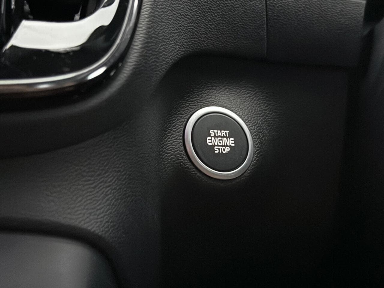 Volvo XC40 thumbnail Misc Controls