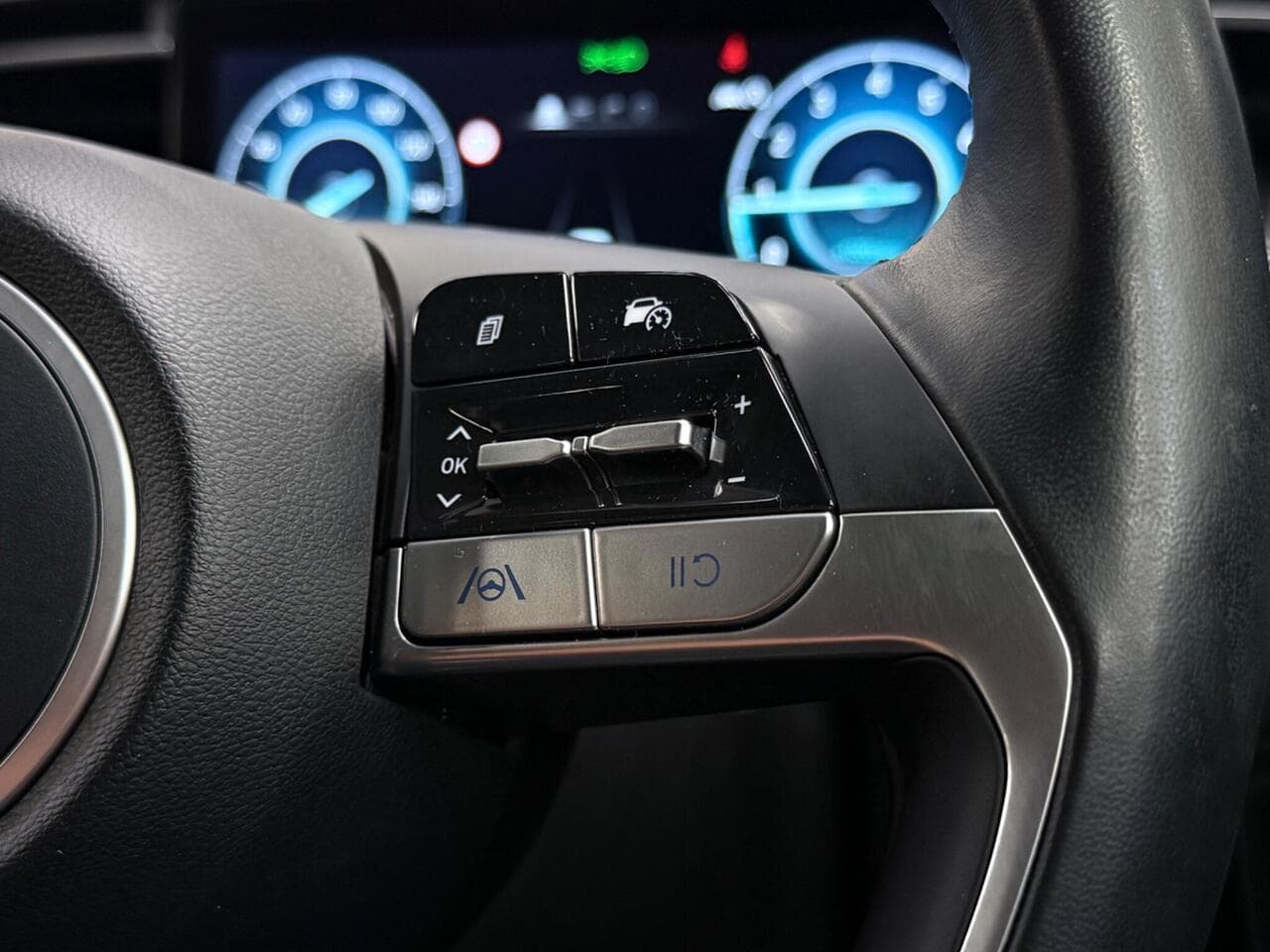 Hyundai TUCSON thumbnail Misc Controls