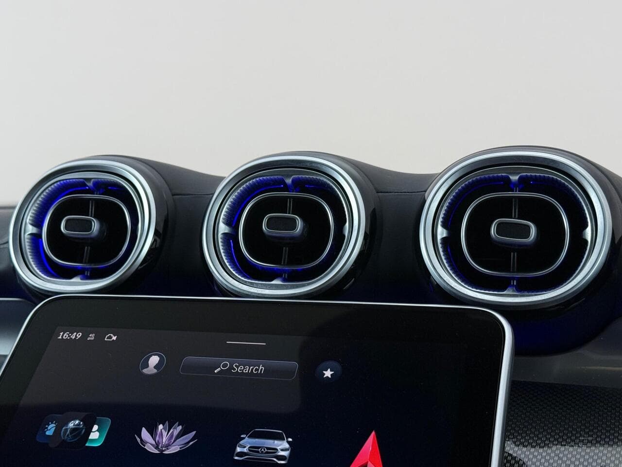 Mercedes-Benz C Class thumbnail Interior Front