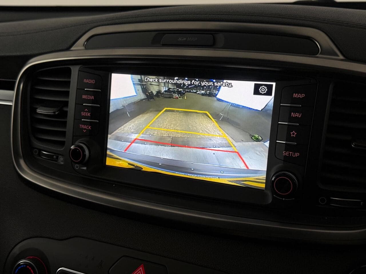 Kia Sorento thumbnail Infotainment System