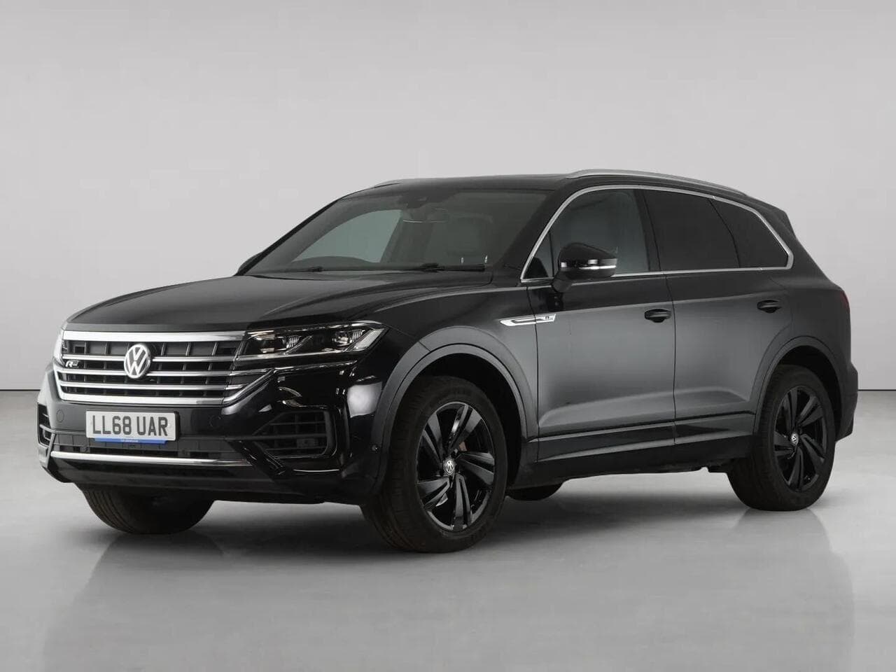 Volkswagen Touareg thumbnail Front Left