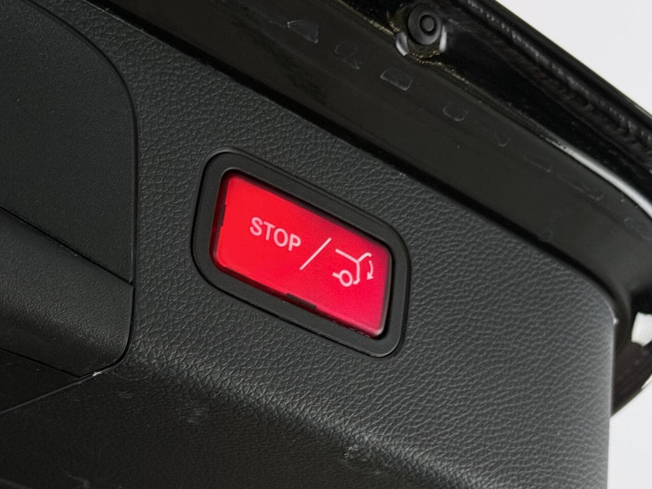 Mercedes-Benz GLC thumbnail Misc Controls
